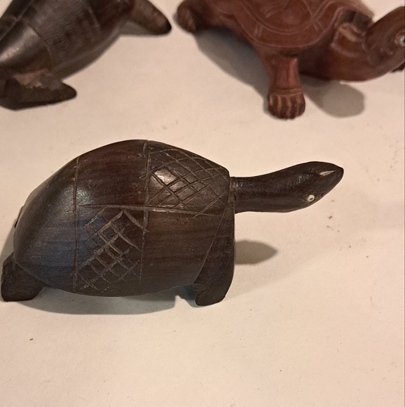 3 Vintage Exotic Rosewood and wood Hand Carved  Turtle Tortoise Figurines - Picture 8 of 14